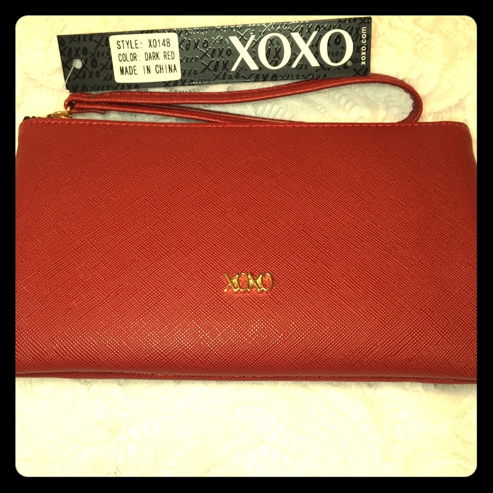 Red XOXO wristlet